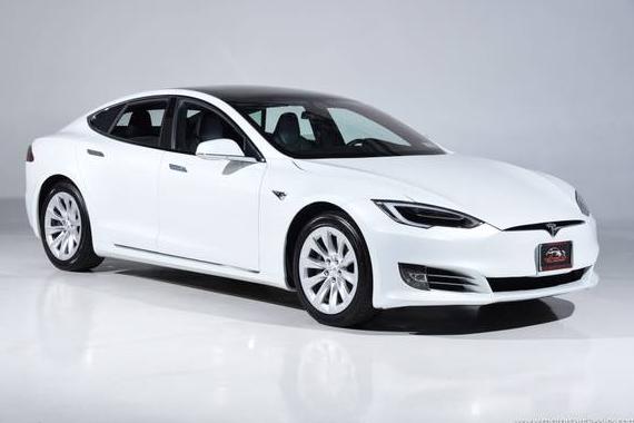 TESLA MODEL S 2018 5YJSA1E26JF284758 image